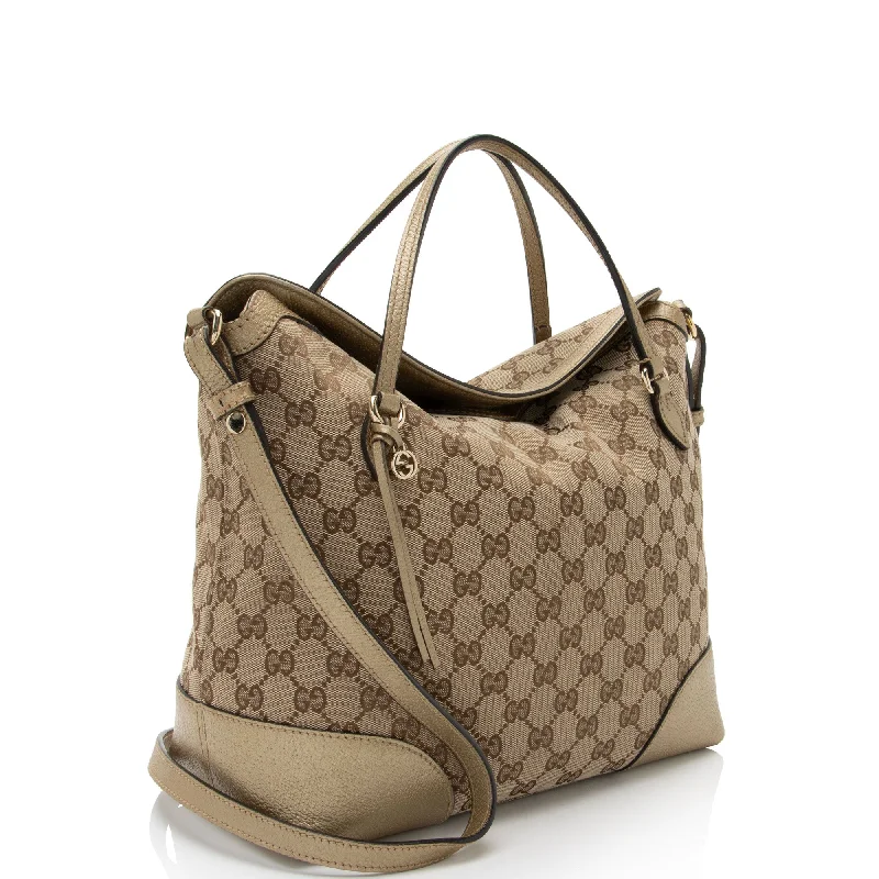 Women Gucci bags with a snap - button closure and a decorative charmGucci GG Canvas Bree Tote (9TFhBr)