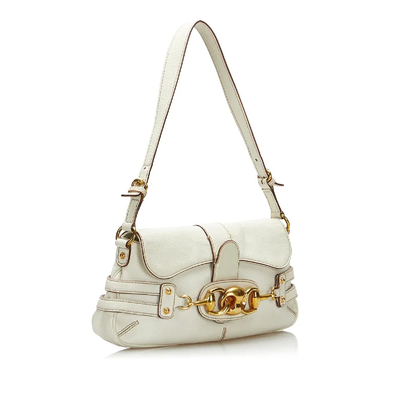 Ladies Gucci shoulder bags with a magnetic - closure flapGucci Leather Wave Baguette (SHG-xT6Xnx)