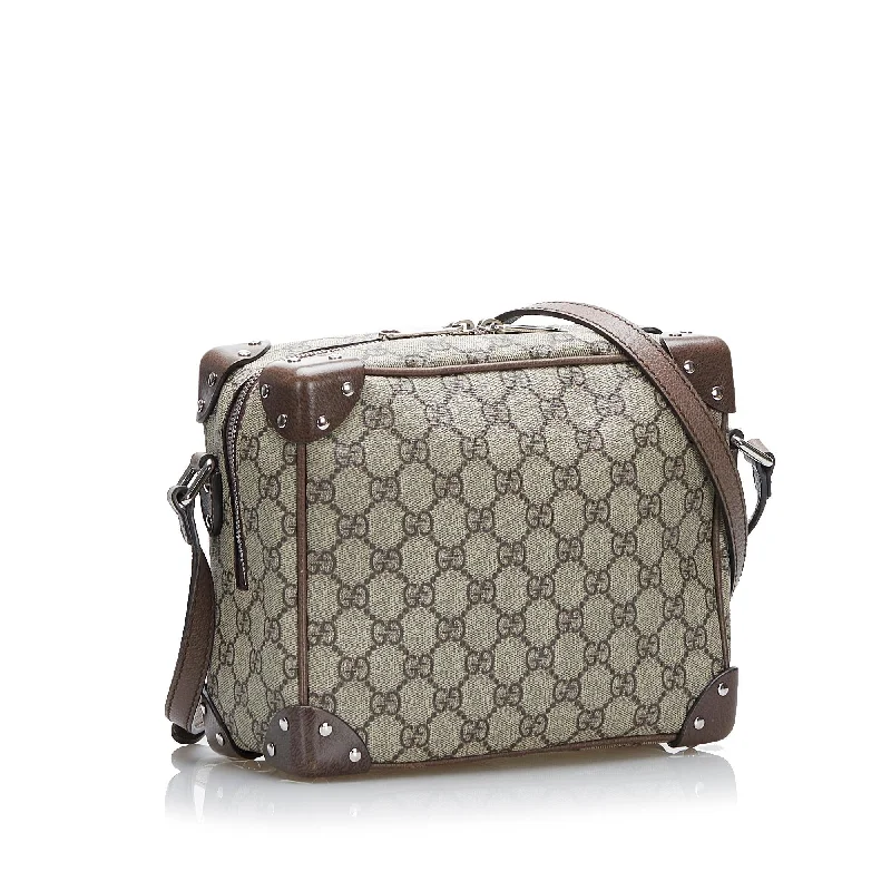 Women Gucci backpacks with a luxurious leather finishGucci GG Supreme Soft Trunk (SHG-kKeAUk)