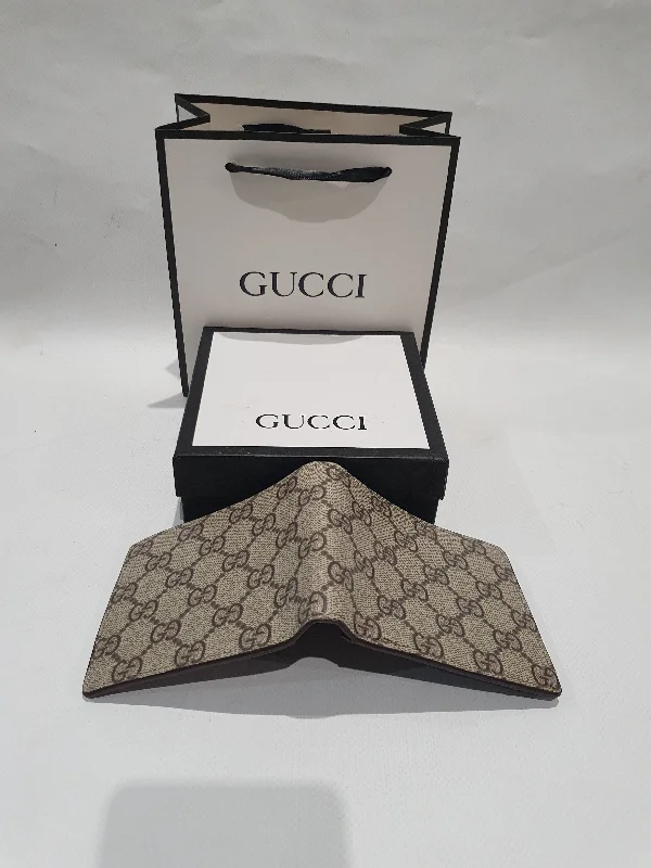 Women Gucci crossbody bags in a bold red colorGucci Wallet (Men)