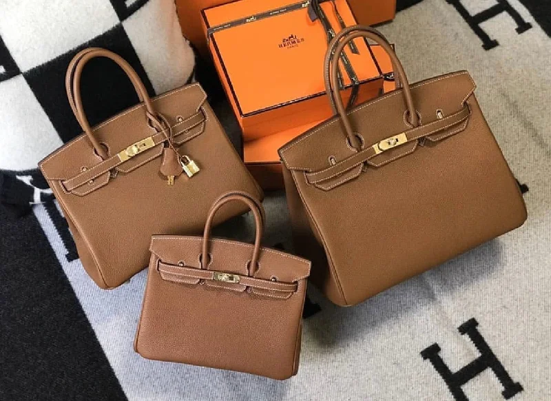 Hermes Birkin Bags with a Hidden Magnetic Closure for Discreet SecurityHermes Birkin bag