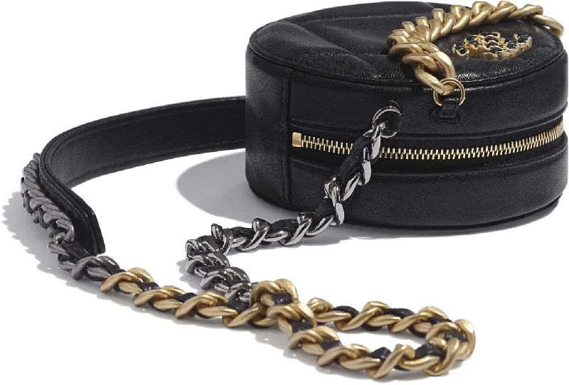 Chanel Quilted Leather Shoulder Bag for FashionistasChanel 19 Clutch With Chain Black