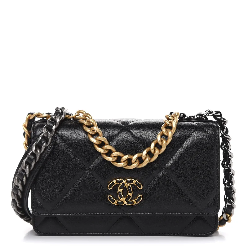 Chanel Black Handbag for Business MeetingsChanel 19 Wallet on Chain Black best quality