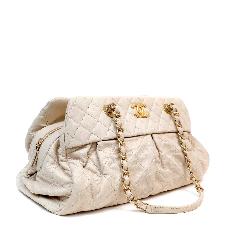 Chanel Lightweight Handbag for Daily ErrandsChanel Beige Quilted Lambskin Day Tote w/ Gold Hardware