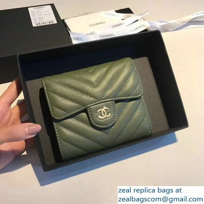 Chanel Classic Flap Bag for Evening PartyChanel Classic Small Flap Wallet Green