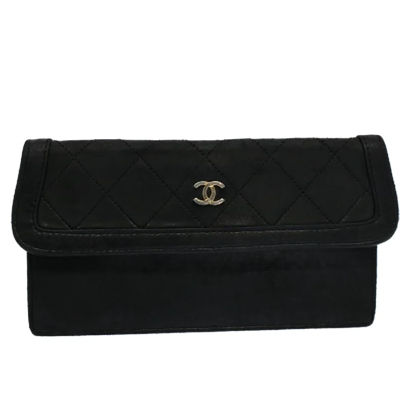 Chanel Medium Tote Bag for Office LadiesCHANEL Matelasse Pouch Leather Black CC  bs9175