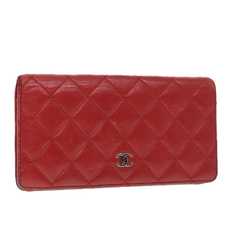 Chanel Medium Tote Bag for Office LadiesCHANEL Matelasse Wallet Lamb Skin Red Silver CC  90620