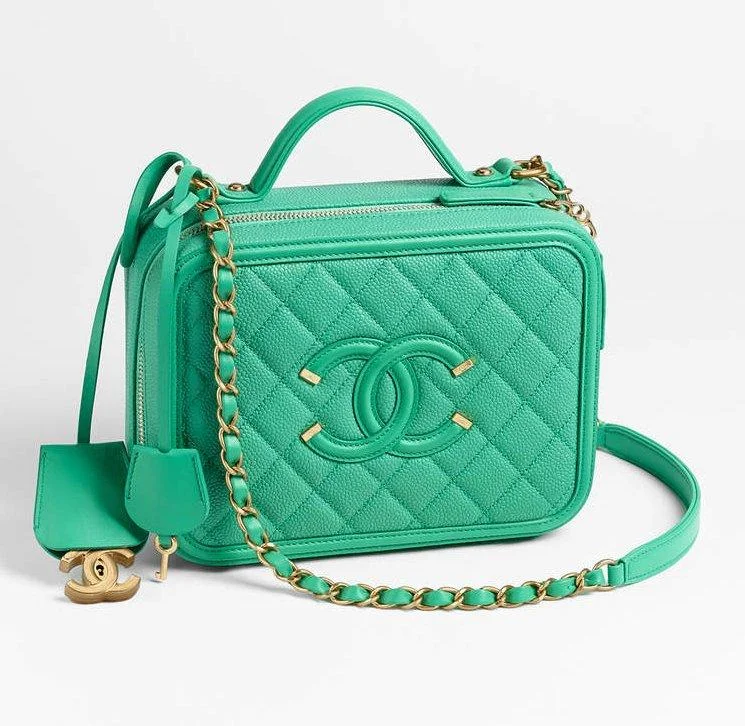 Chanel Medium Tote Bag for Office LadiesChanel Small Vanity Case Green