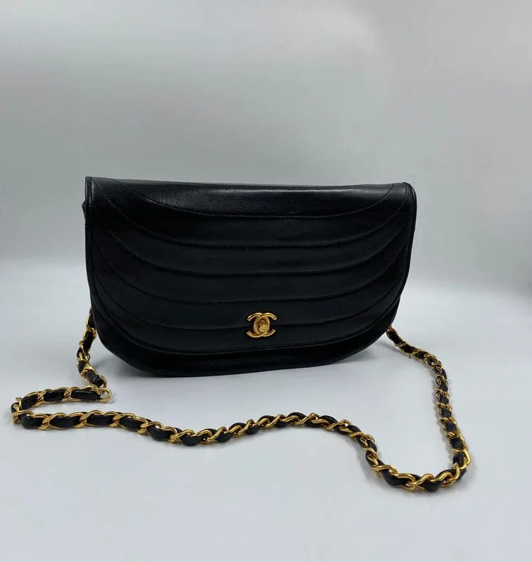 Chanel Classic Flap Bag for Evening PartyChanel Vintage Crossbody Flap bag