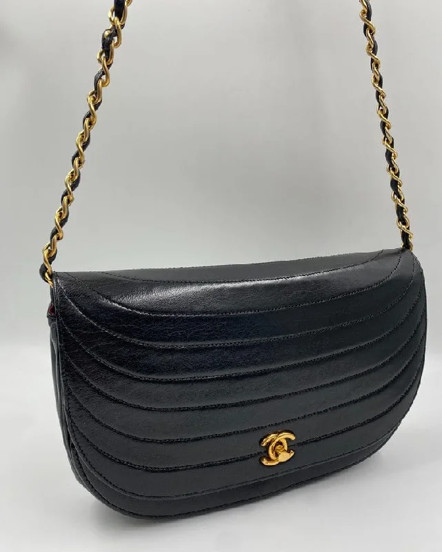 Chanel New Arrival Handbag with Gold HardwareChanel Vintage Crossbody Flap bag