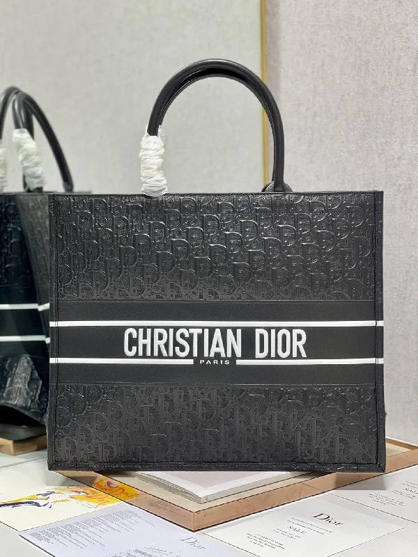 Stylish Christian Dior shoulder bags with a tassel - adorned zipperChristian Dior Large Book Tote Black Handbags