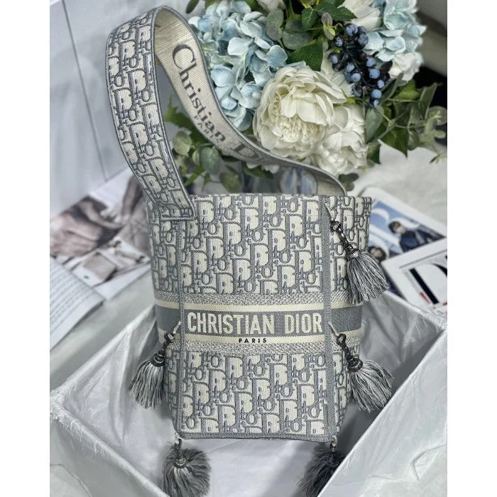 Christian Dior tote bags with a printed Dior logo on the frontDior D-Bubble Bucket Bag Grey oblique