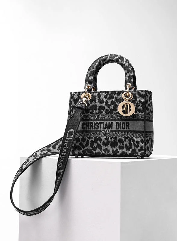 Luxury Christian Dior crossbody bags with a chain - link strapGAK BAGZ - Dior Bags - 2474