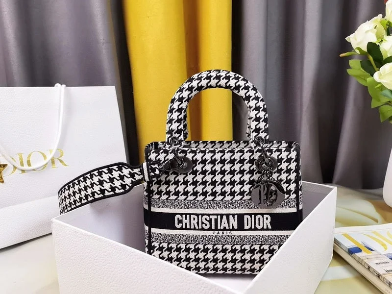 Luxury Christian Dior crossbody bags with a chain - link strapGAK BAGZ - Dior Bags - 2527