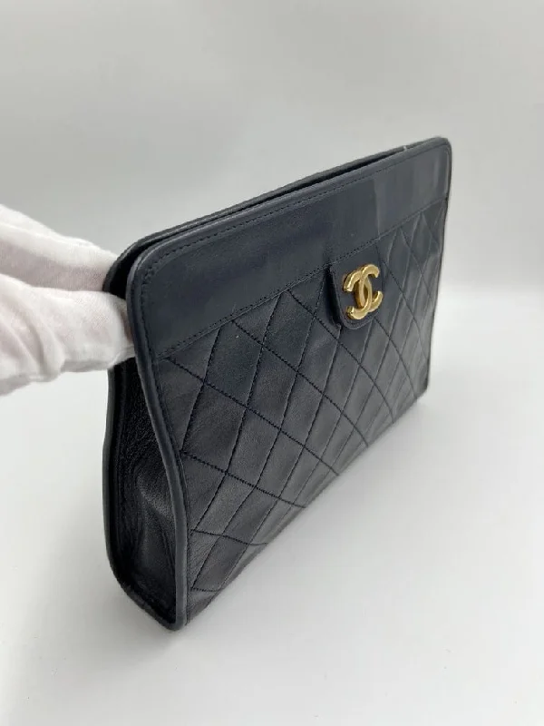 Chanel Vintage Inspired Handbag for Retro LoversNavy Chanel Clutch Bag