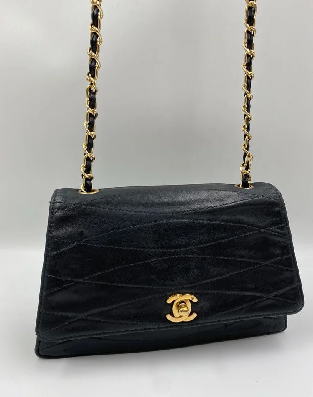 Chanel Chain Strap Handbag for Everyday UseRare Vintage Chanel Flap Bag