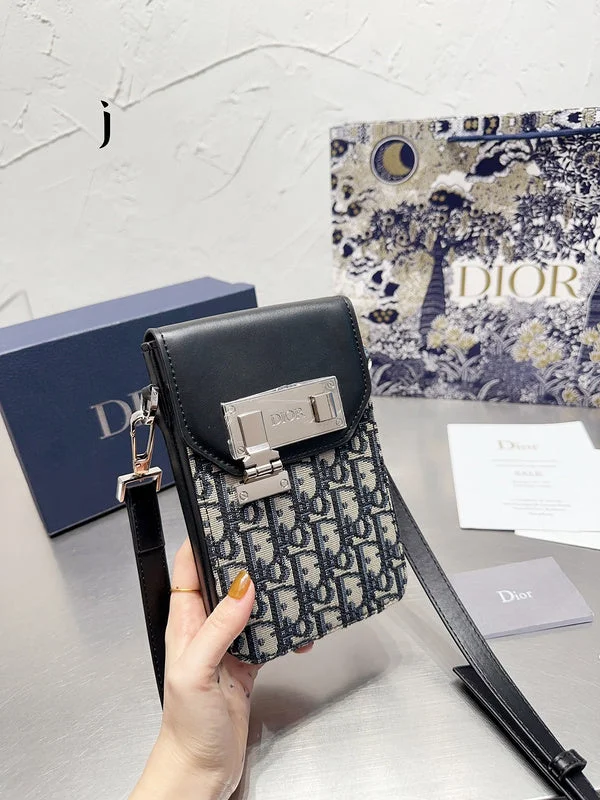 Christian Dior handbags with a detachable mirror for on - the - go touch - upsWF - Dior Bags - 296