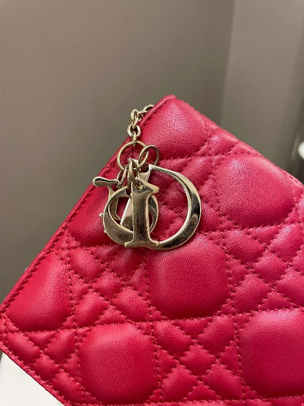 Christian Dior bags with a zip - top closure and multiple compartmentsDior Lady Dior Clutch On Chain Red Lambskin